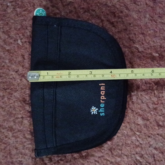 Sherpani Black Compact Wallet - Picture 2 of 3